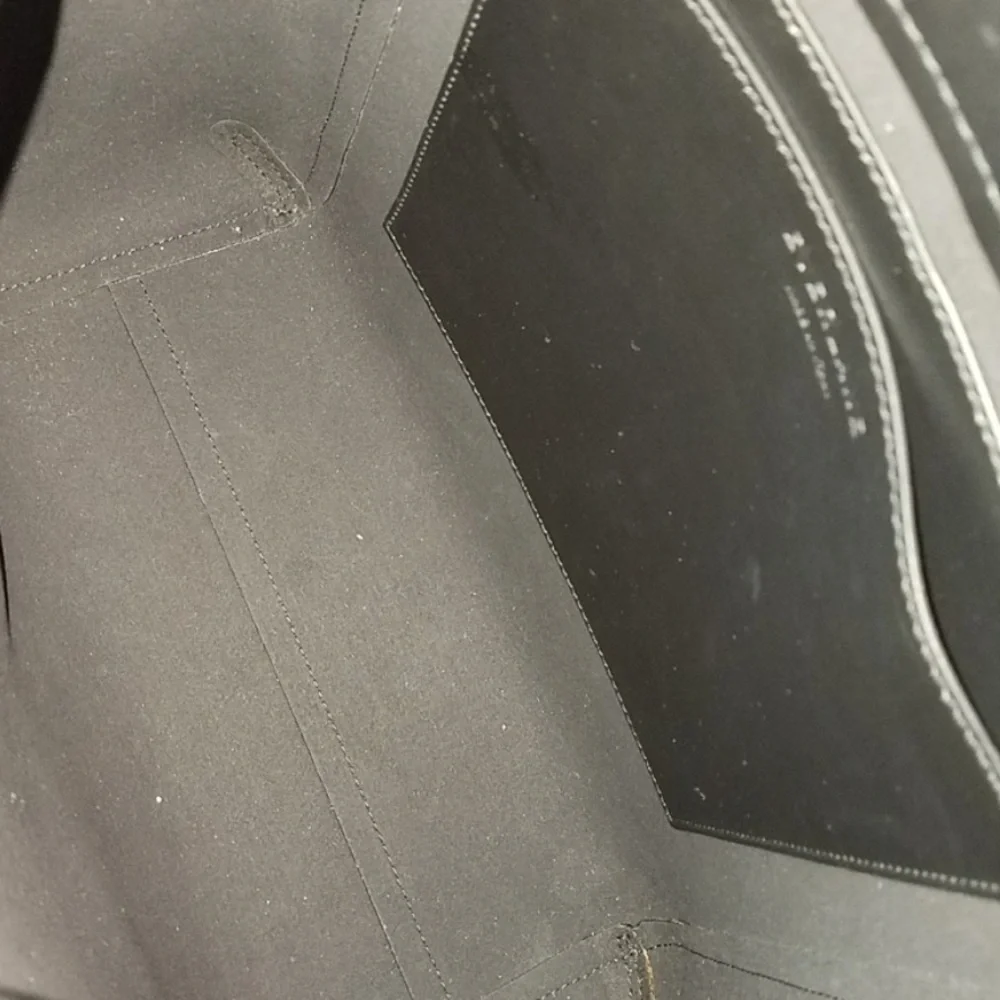 Everlane The Form Black Leather Adjustable Strap Bag - Picture 9 of 9